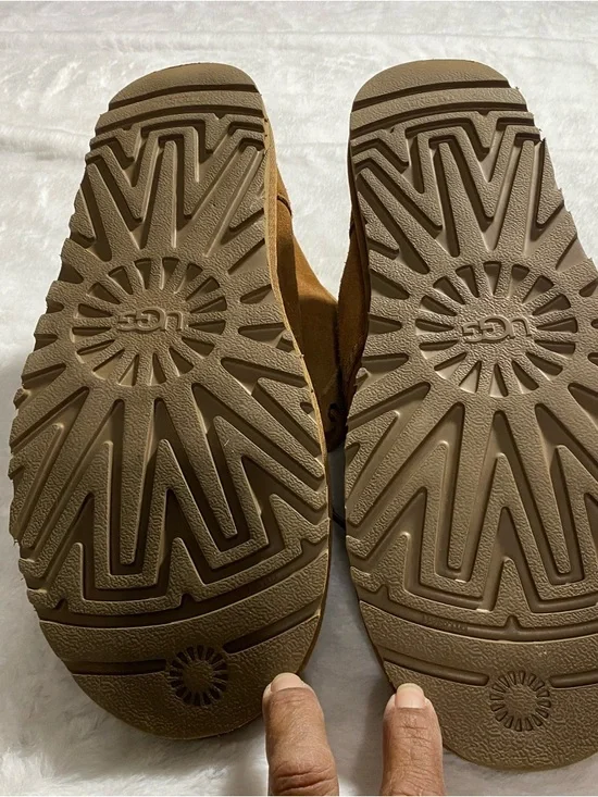 UGG “Neumel" Women’s Suede/Shearling Shoe - Lace-Up Chukka Boot (Chestnut) US 12 - Picture 10 of 12